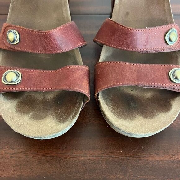 Dansko Savannah Cork Wedge Sandals. Size 40 (9.5/10). Good Condition. - Picture 2 of 12